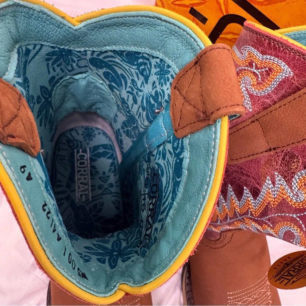Women’s Corral Tan and Red Embroidered Boots Size 10 1/2 - Picture 6 of 6